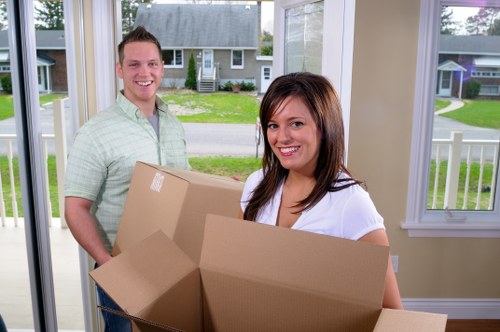 Efficient unpacking support for a Finchley household or office