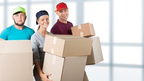 Illustration of SSL encryption protecting Finchley Removals customer payments