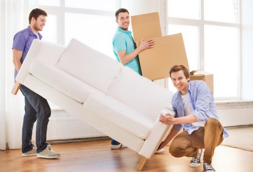 Local moving truck hire across Finchley neighbourhood streets