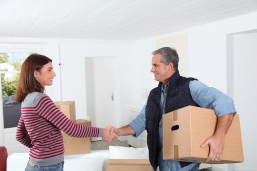 Removal truck hire for house and office transport in Finchley